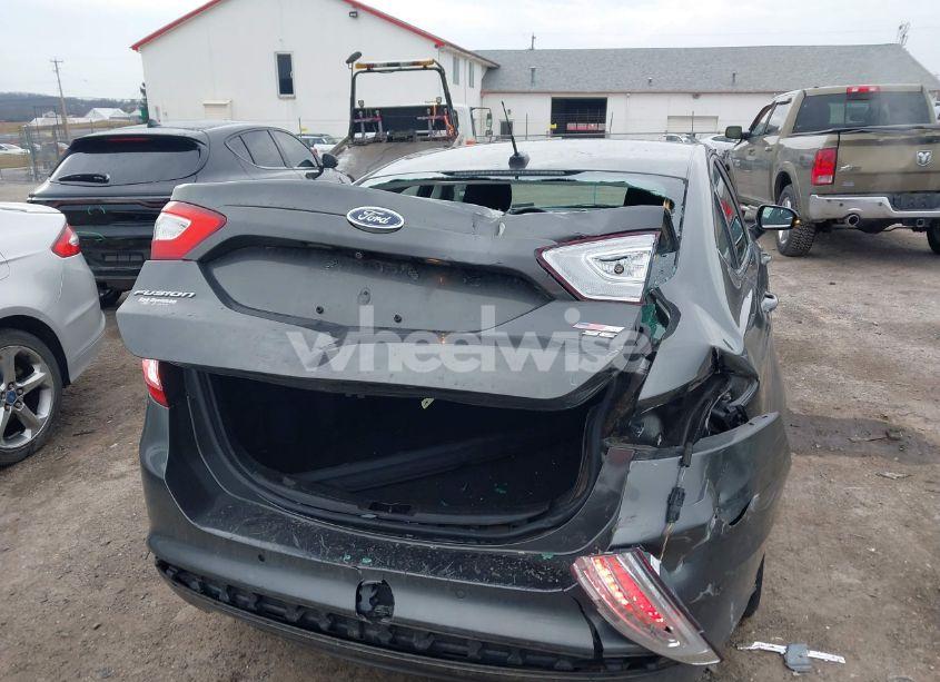 Photo 6 of 2016 Ford Fusion SE (VIN 3FA6P0H75GR130749)