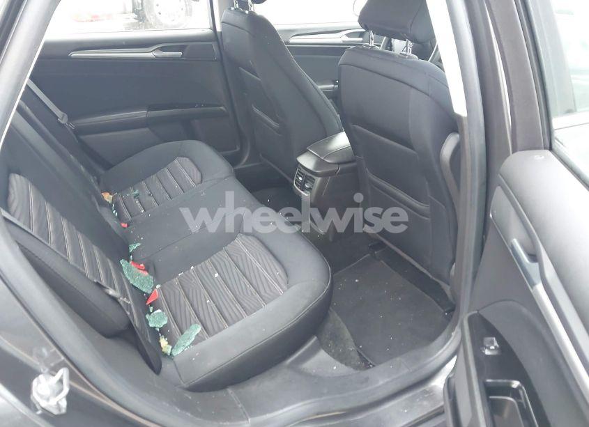 Photo 8 of 2016 Ford Fusion SE (VIN 3FA6P0H75GR130749)