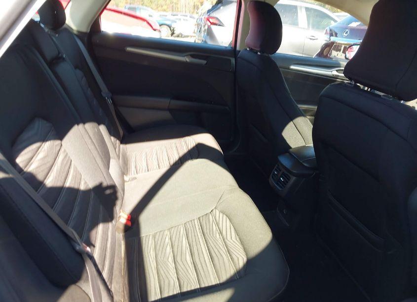 Photo 8 of 2016 Ford Fusion SE (VIN 3FA6P0H75GR131237)