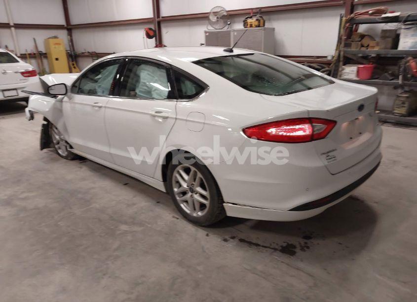 Photo 3 of 2016 Ford Fusion SE (VIN 3FA6P0H75GR131626)