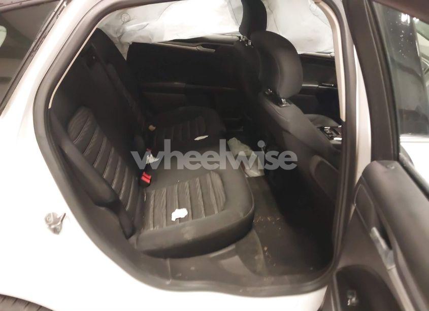 Photo 8 of 2016 Ford Fusion SE (VIN 3FA6P0H75GR131626)