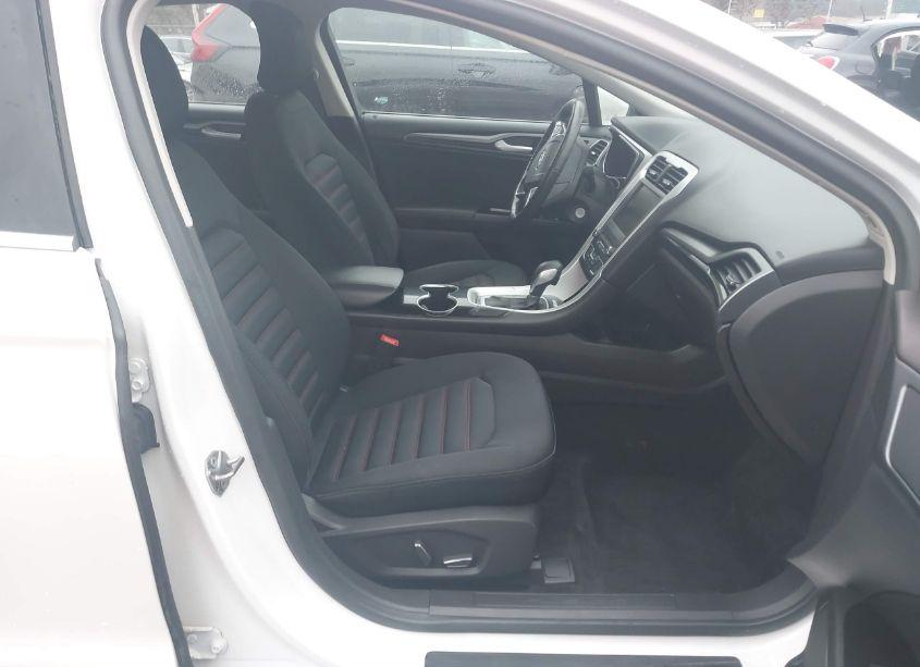 Photo 5 of 2016 Ford Fusion SE (VIN 3FA6P0H75GR171849)