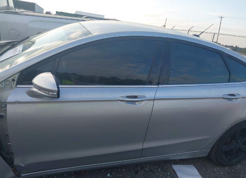 Photo 15 of 2016 Ford Fusion SE (VIN 3FA6P0H75GR190563)