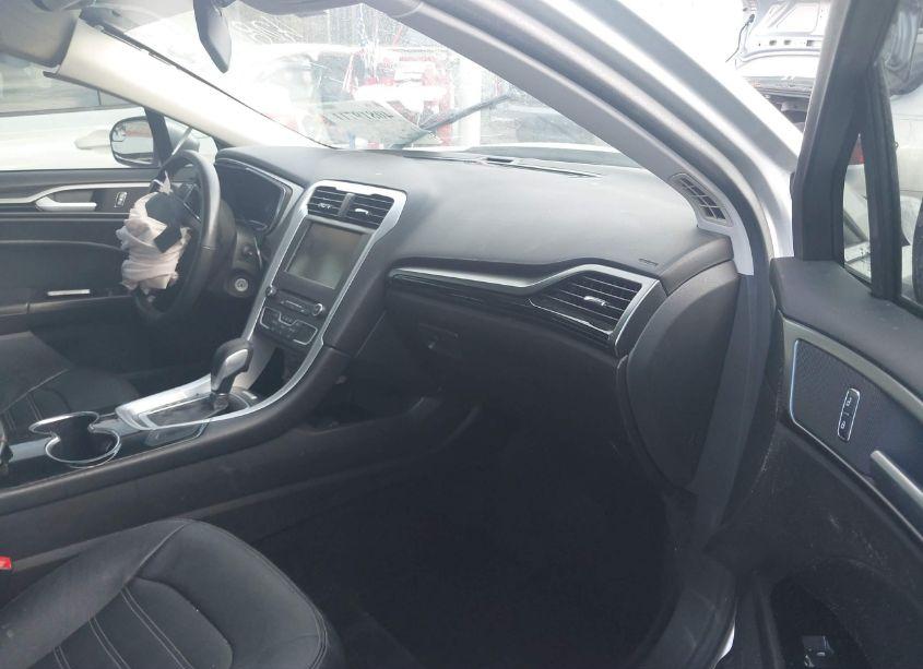 Photo 5 of 2016 Ford Fusion SE (VIN 3FA6P0H75GR190563)