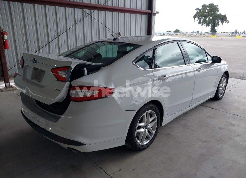 Photo 4 of 2016 Ford Fusion SE (VIN 3FA6P0H75GR216949)
