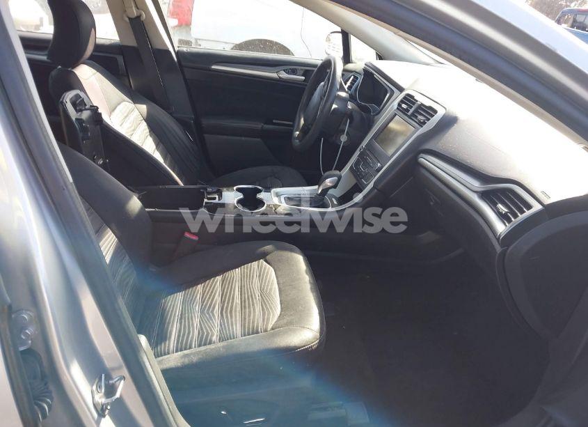 Photo 5 of 2016 Ford Fusion SE (VIN 3FA6P0H75GR225277)