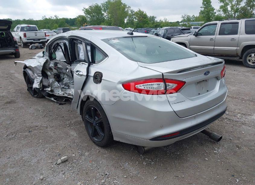 Photo 3 of 2016 Ford Fusion SE (VIN 3FA6P0H75GR242726)