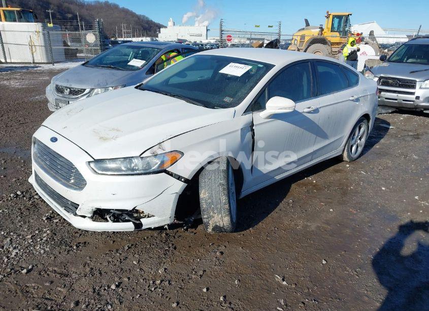 Photo 2 of 2016 Ford Fusion SE (VIN 3FA6P0H75GR267206)