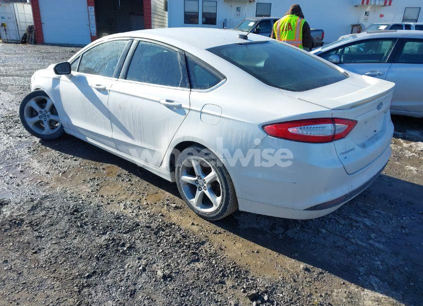 Photo 3 of 2016 Ford Fusion SE (VIN 3FA6P0H75GR267206)