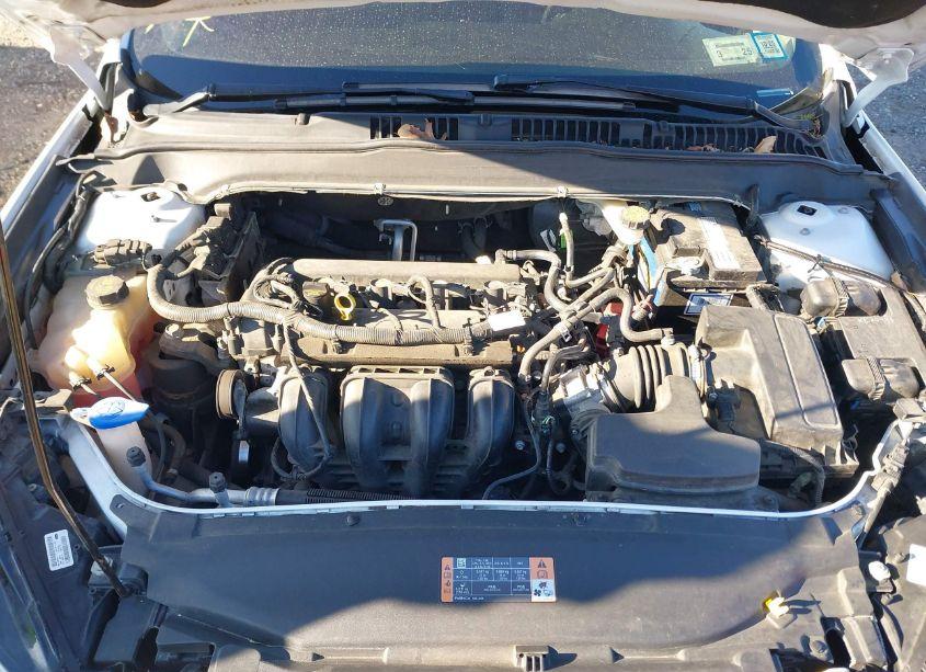 Photo 10 of 2016 Ford Fusion SE (VIN 3FA6P0H75GR272602)