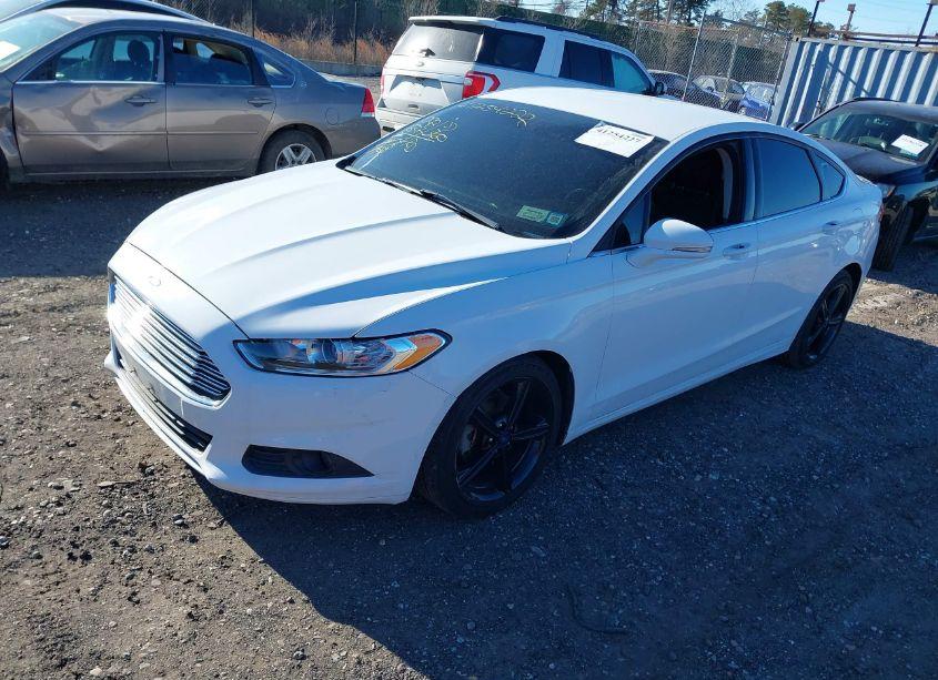 Photo 2 of 2016 Ford Fusion SE (VIN 3FA6P0H75GR272602)
