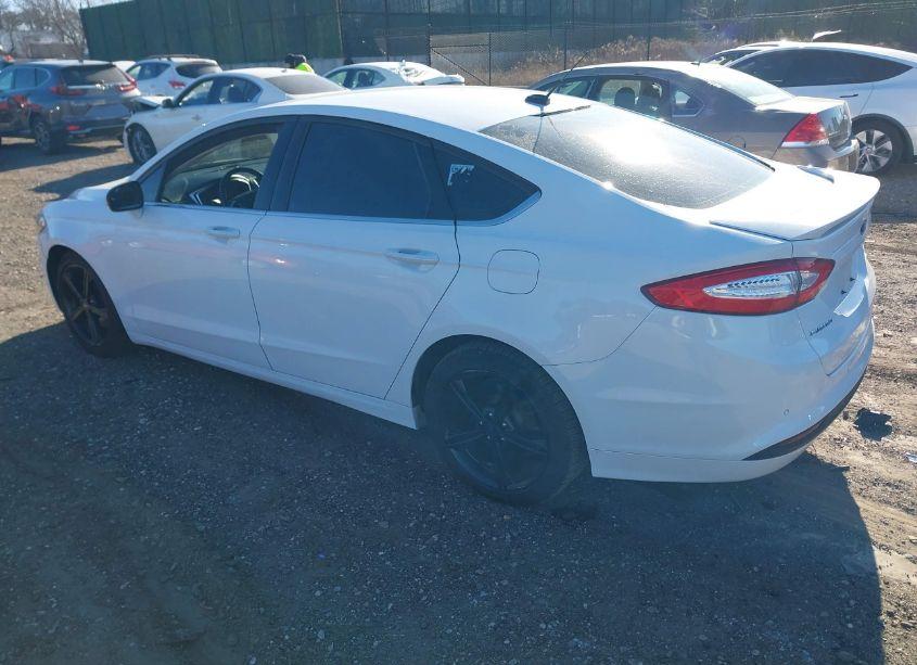 Photo 3 of 2016 Ford Fusion SE (VIN 3FA6P0H75GR272602)