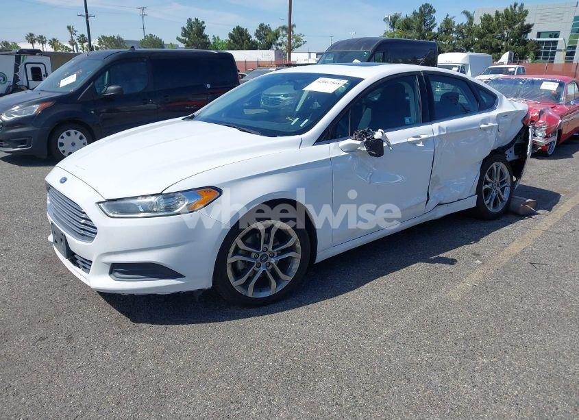 Photo 2 of 2016 Ford Fusion SE (VIN 3FA6P0H75GR284362)