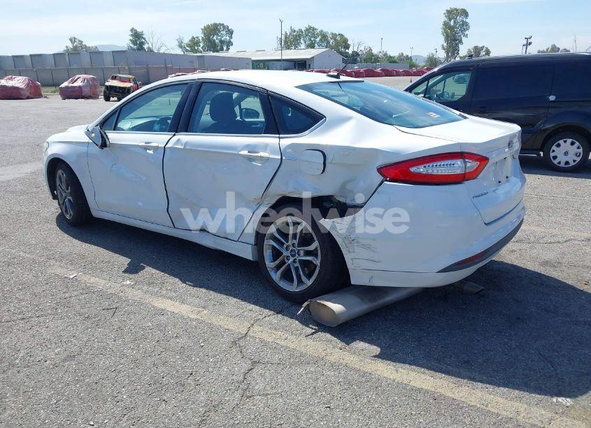 Photo 3 of 2016 Ford Fusion SE (VIN 3FA6P0H75GR284362)
