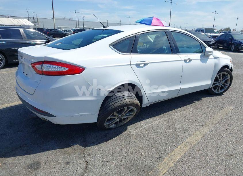 Photo 4 of 2016 Ford Fusion SE (VIN 3FA6P0H75GR284362)