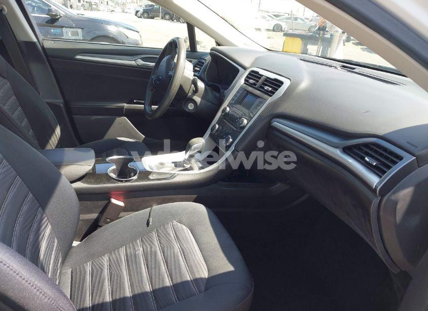 Photo 5 of 2016 Ford Fusion SE (VIN 3FA6P0H75GR284362)