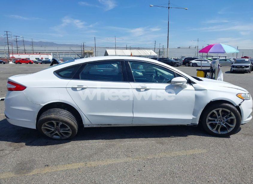 Photo 6 of 2016 Ford Fusion SE (VIN 3FA6P0H75GR284362)