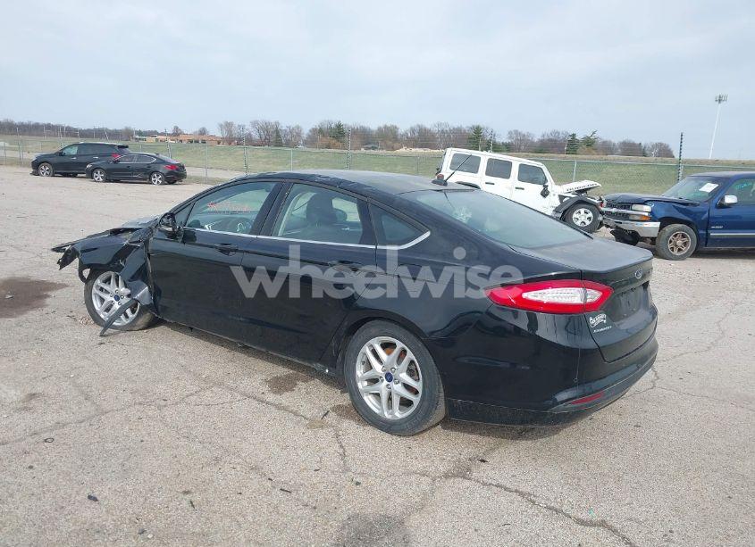 Photo 3 of 2016 Ford Fusion SE (VIN 3FA6P0H75GR286547)