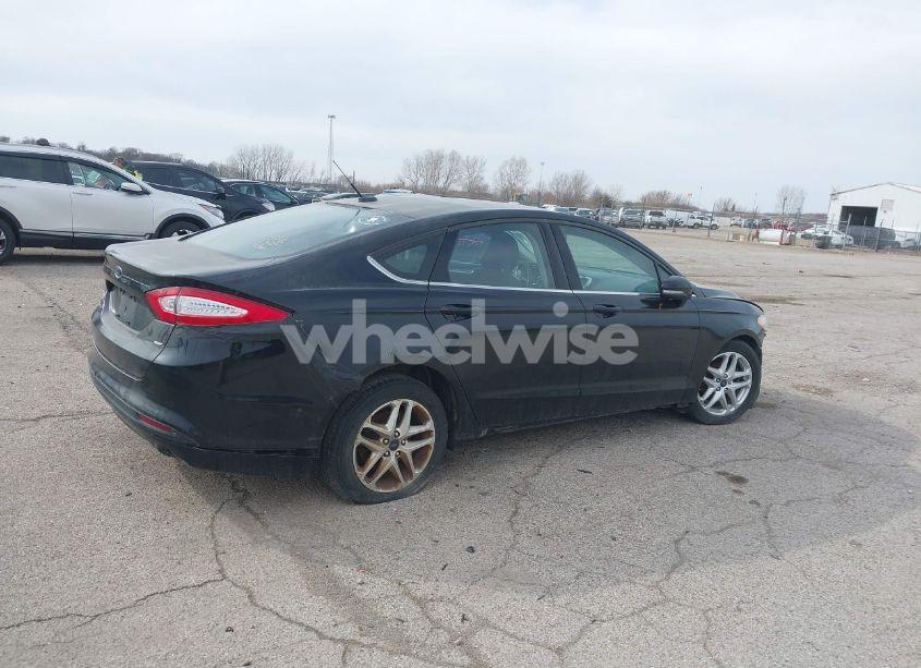 Photo 4 of 2016 Ford Fusion SE (VIN 3FA6P0H75GR286547)