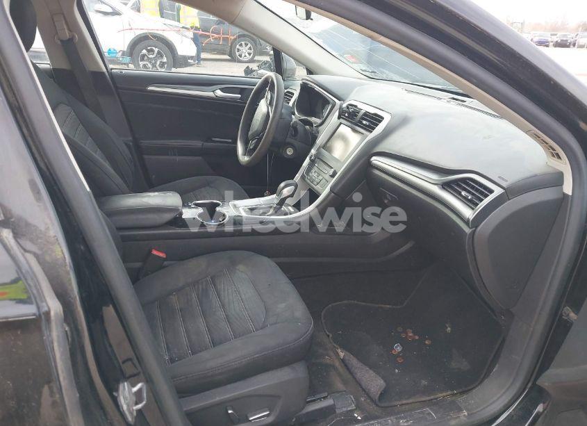 Photo 5 of 2016 Ford Fusion SE (VIN 3FA6P0H75GR286547)