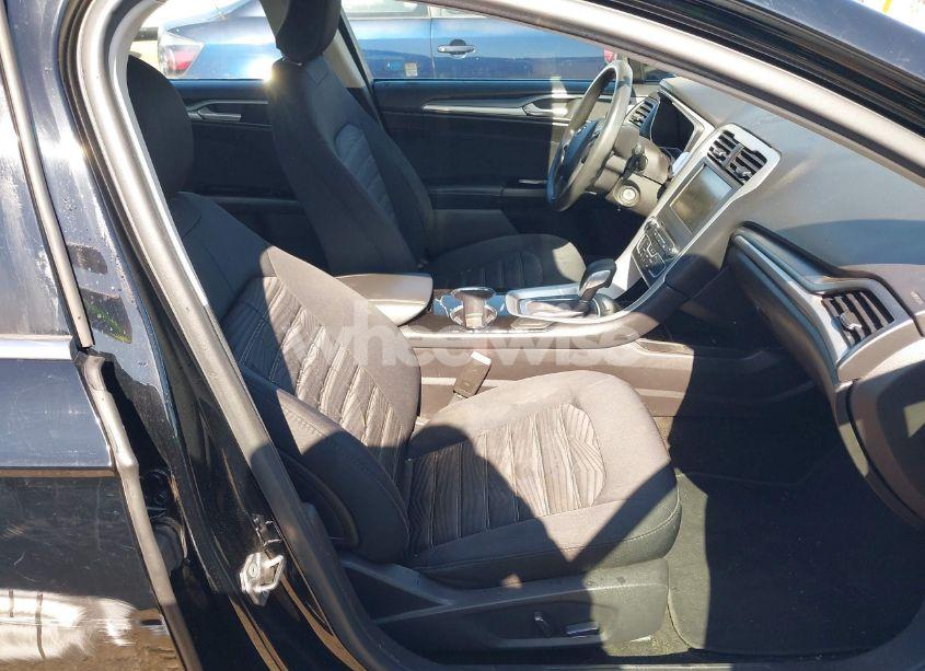 Photo 5 of 2016 Ford Fusion SE (VIN 3FA6P0H75GR305159)