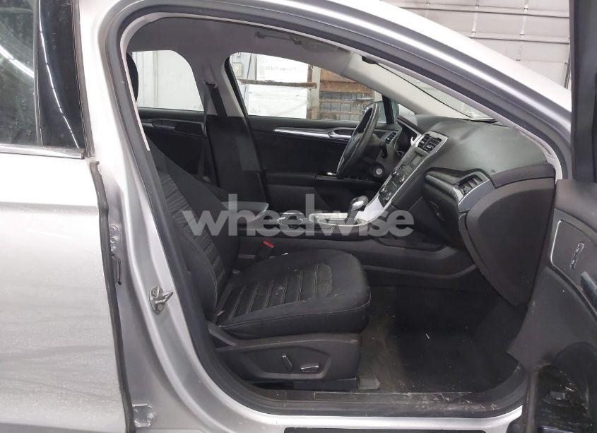 Photo 5 of 2016 Ford Fusion SE (VIN 3FA6P0H75GR315139)