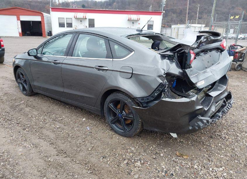 Photo 3 of 2016 Ford Fusion SE (VIN 3FA6P0H75GR336752)