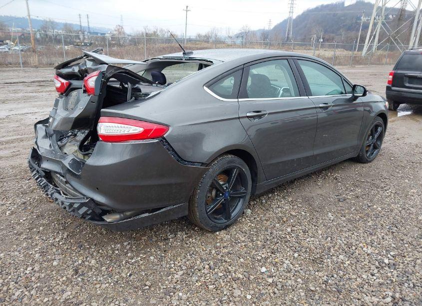 Photo 4 of 2016 Ford Fusion SE (VIN 3FA6P0H75GR336752)