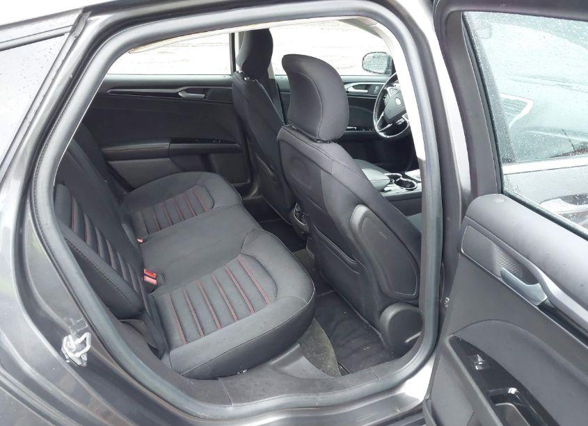 Photo 8 of 2016 Ford Fusion SE (VIN 3FA6P0H75GR336752)