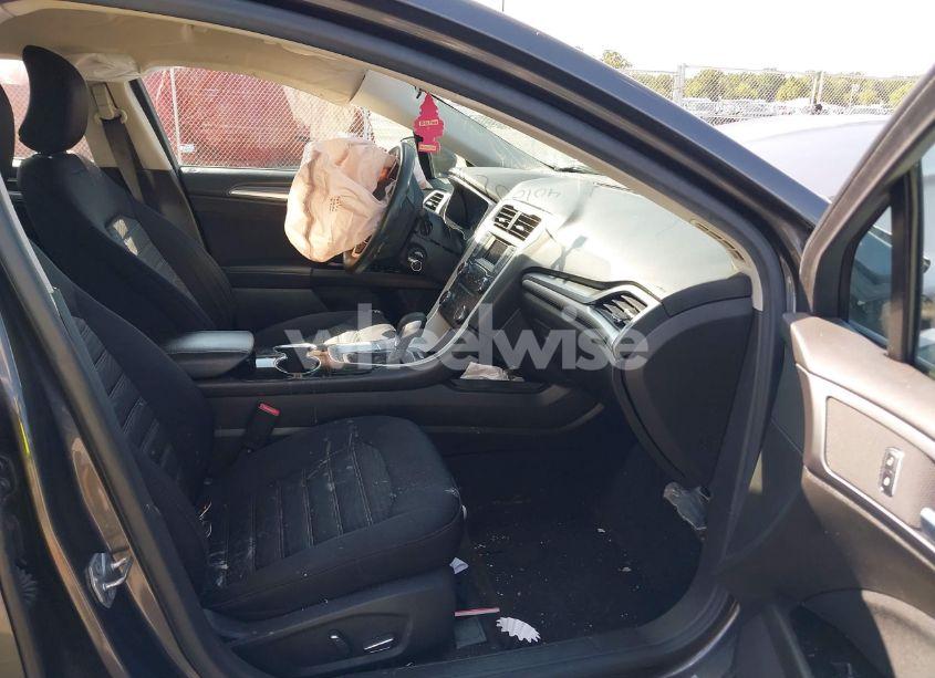 Photo 5 of 2016 Ford Fusion SE (VIN 3FA6P0H75GR345693)