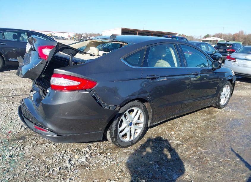 Photo 4 of 2016 Ford Fusion SE (VIN 3FA6P0H75GR358413)
