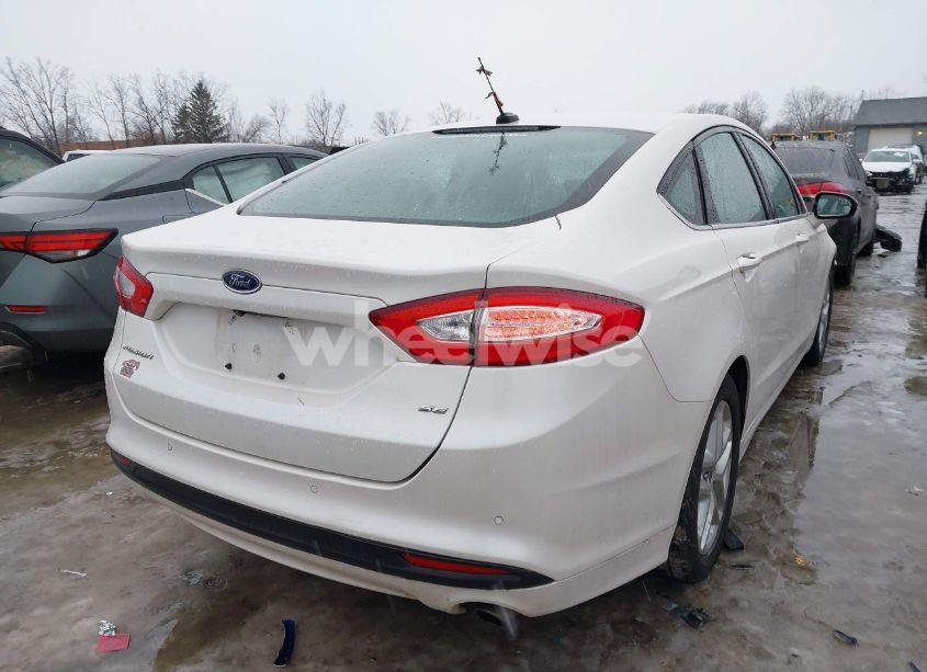 Photo 4 of 2016 Ford Fusion SE (VIN 3FA6P0H75GR379231)