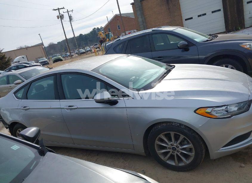 Photo 13 of 2017 Ford Fusion SE (VIN 3FA6P0H75HR107621)
