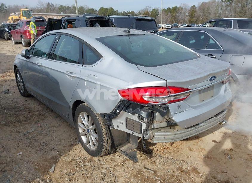 Photo 3 of 2017 Ford Fusion SE (VIN 3FA6P0H75HR107621)