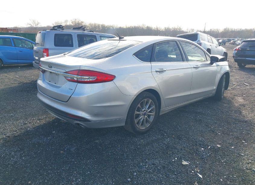 Photo 4 of 2017 Ford Fusion SE (VIN 3FA6P0H75HR150453)