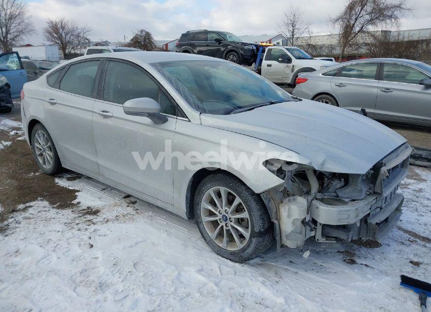 2017 Ford Fusion SE (VIN 3FA6P0H75HR179323) main photo