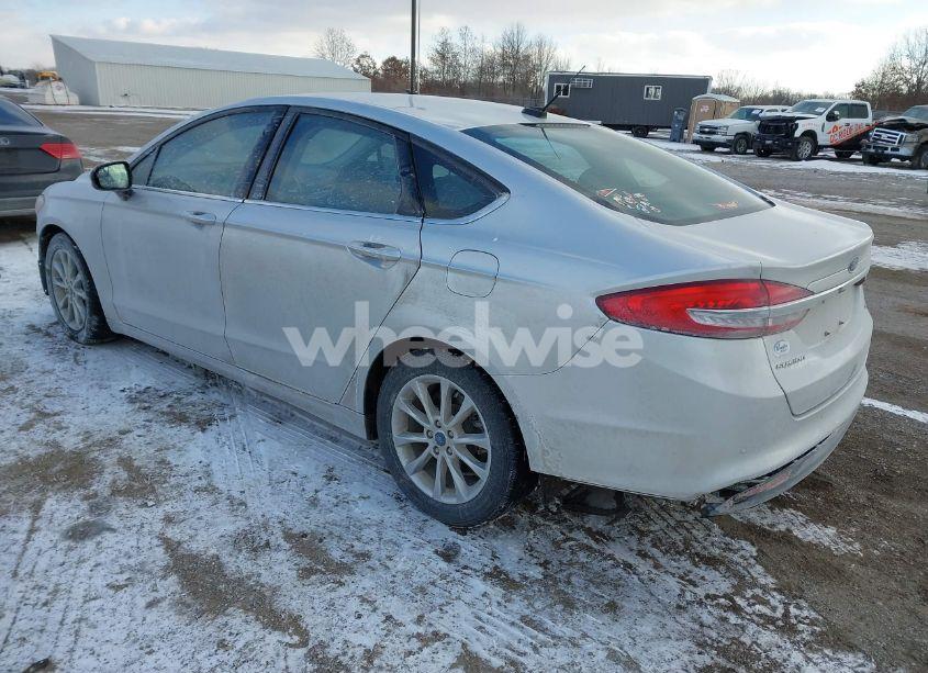 Photo 3 of 2017 Ford Fusion SE (VIN 3FA6P0H75HR179323)