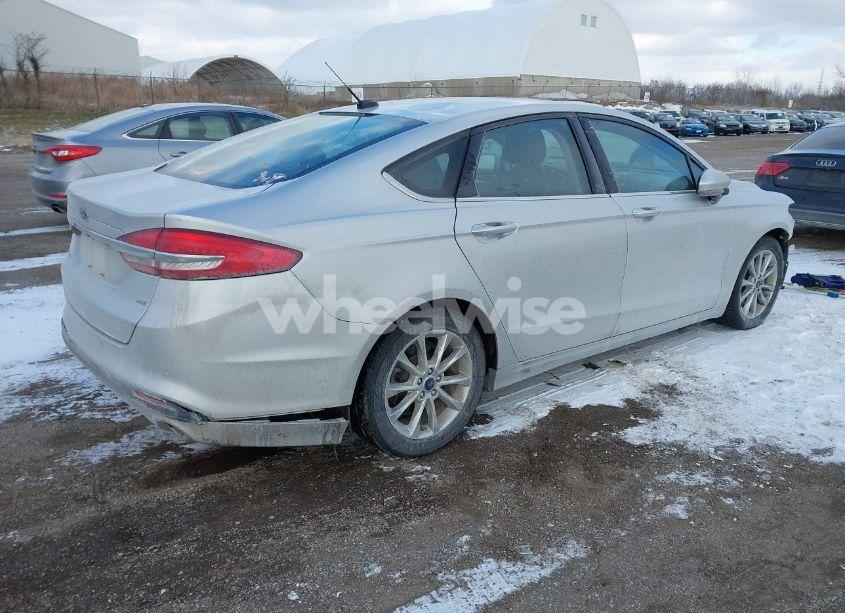 Photo 4 of 2017 Ford Fusion SE (VIN 3FA6P0H75HR179323)