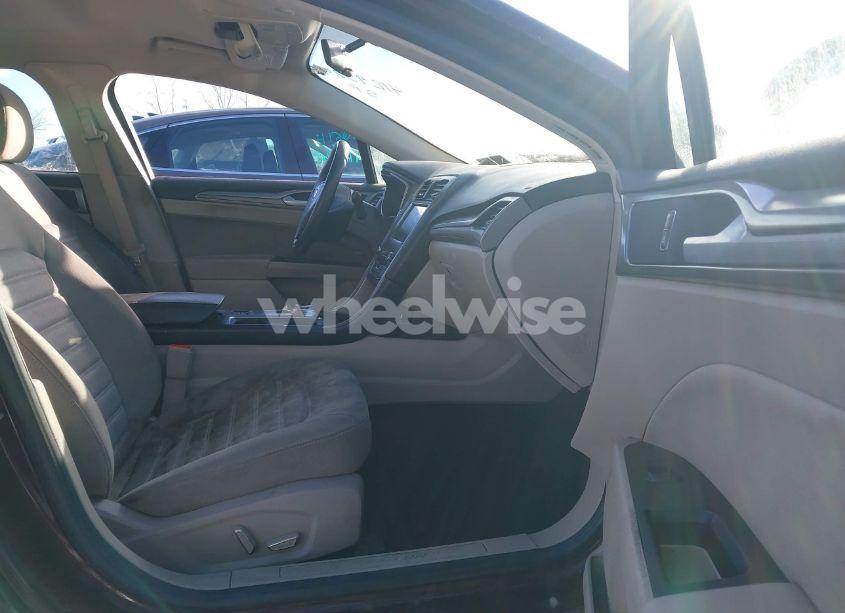 Photo 5 of 2017 Ford Fusion SE (VIN 3FA6P0H75HR290888)