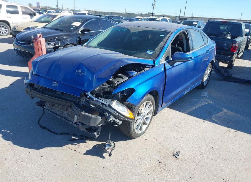 Photo 2 of 2017 Ford Fusion SE (VIN 3FA6P0H75HR318446)