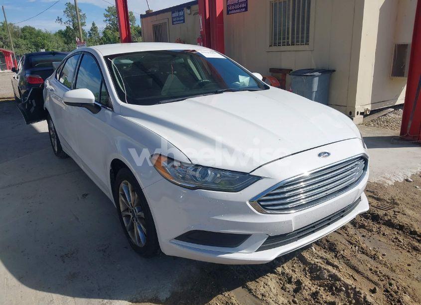 2017 Ford Fusion SE (VIN 3FA6P0H75HR337112) main photo