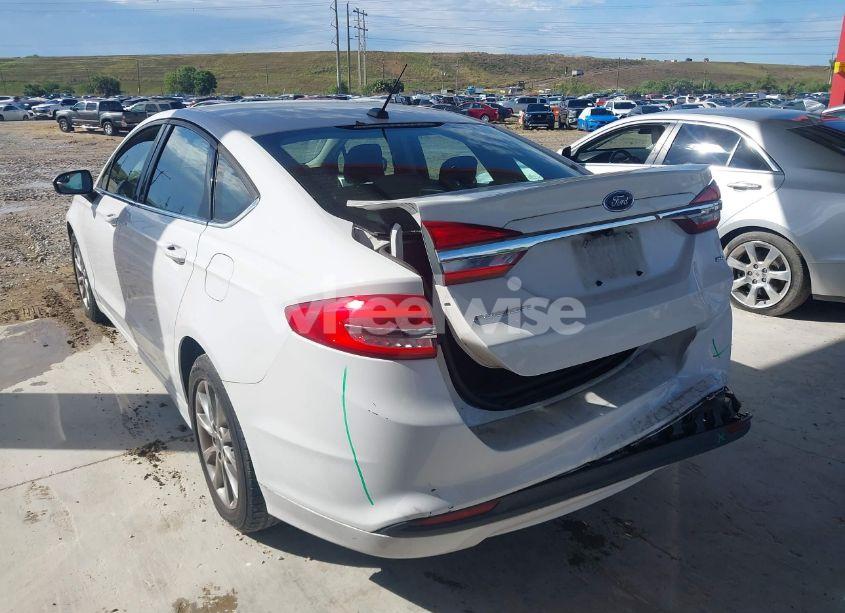 Photo 3 of 2017 Ford Fusion SE (VIN 3FA6P0H75HR337112)