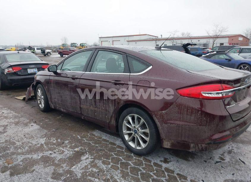 Photo 3 of 2017 Ford Fusion SE (VIN 3FA6P0H75HR348577)