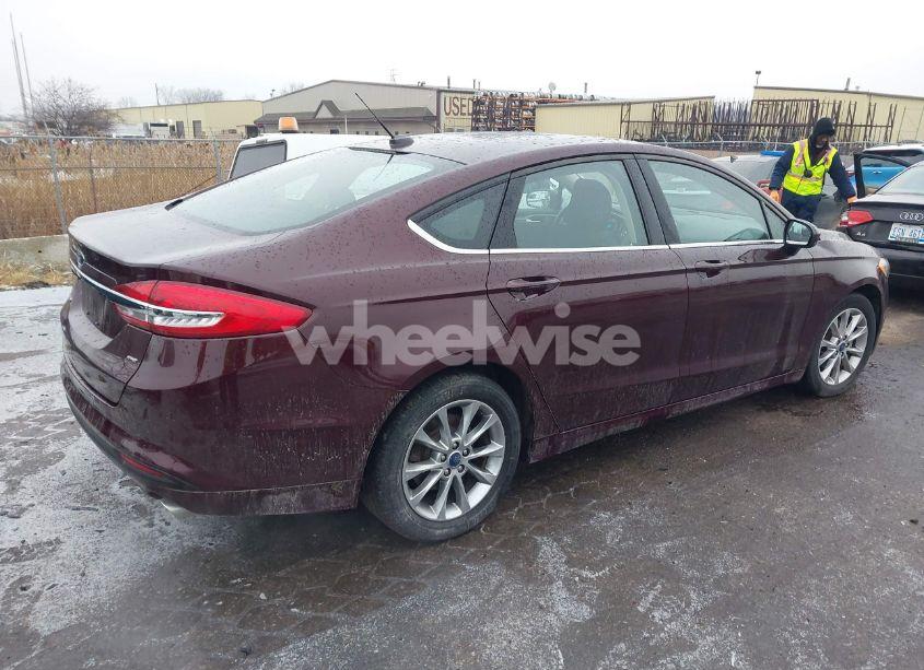 Photo 4 of 2017 Ford Fusion SE (VIN 3FA6P0H75HR348577)