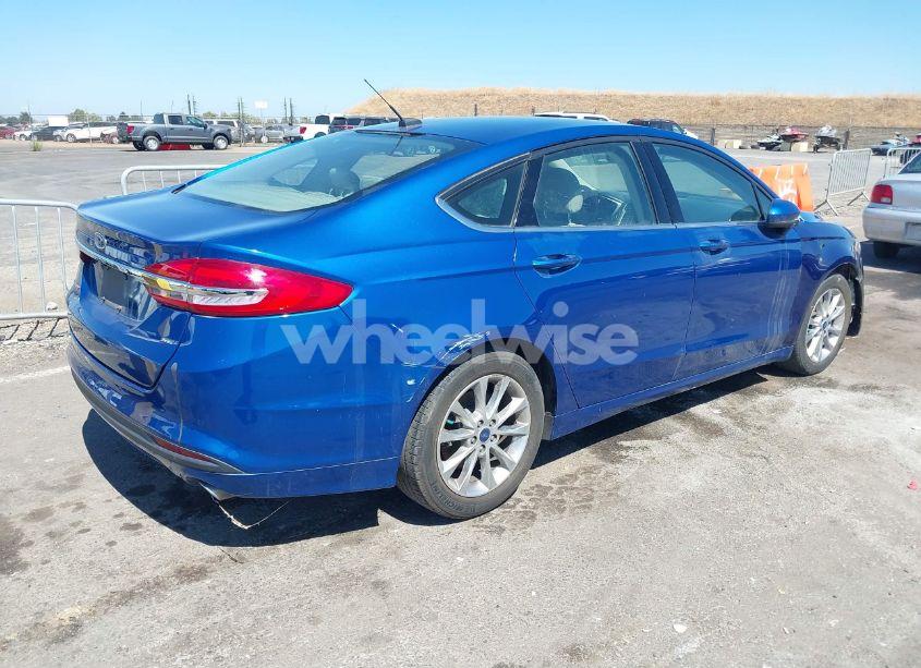 Photo 4 of 2017 Ford Fusion SE (VIN 3FA6P0H75HR351642)