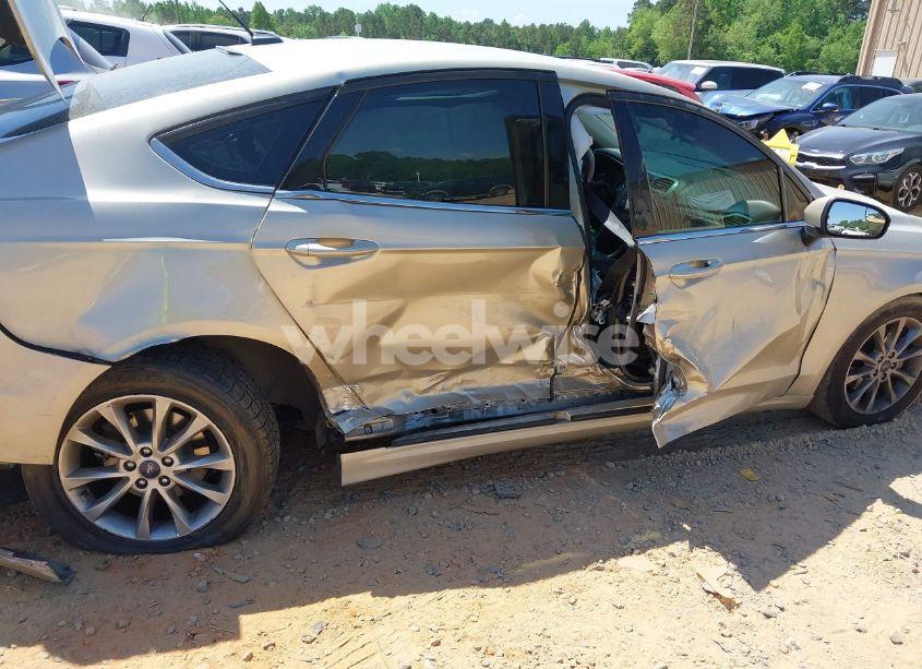 Photo 6 of 2017 Ford Fusion SE (VIN 3FA6P0H75HR358770)