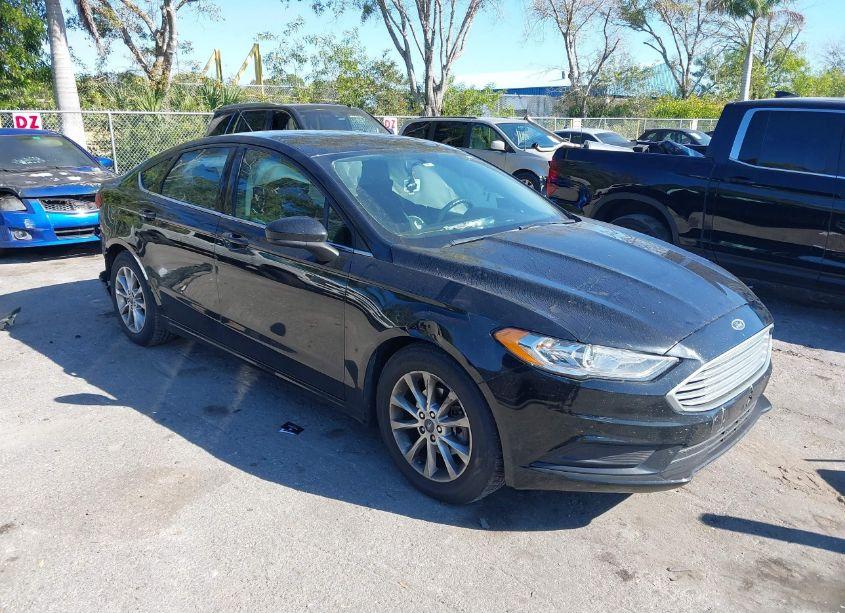 2017 Ford Fusion SE (VIN 3FA6P0H75HR365766) main photo