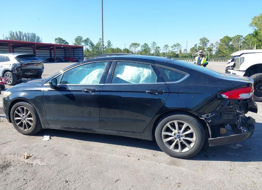 Photo 14 of 2017 Ford Fusion SE (VIN 3FA6P0H75HR365766)