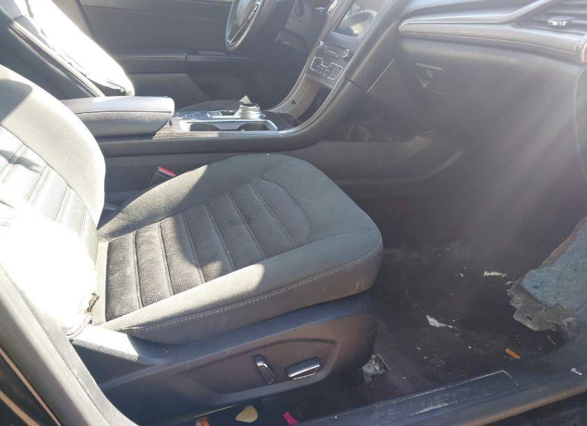 Photo 5 of 2017 Ford Fusion SE (VIN 3FA6P0H75HR365766)