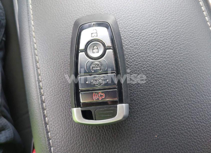 Photo 11 of 2018 Ford Fusion SE (VIN 3FA6P0H75JR174550)